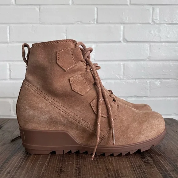 Sorel Evie’s Waterproof Suede Lace-up Boots in Camel, SZ 8, VGUC - Picture 2 of 8